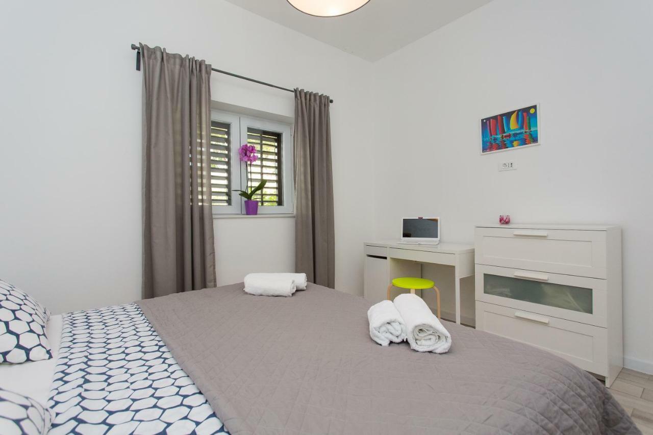 Apartments Pinery Makarska Exterior photo